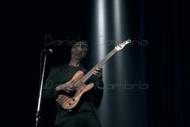 Lionel Loueke (6)